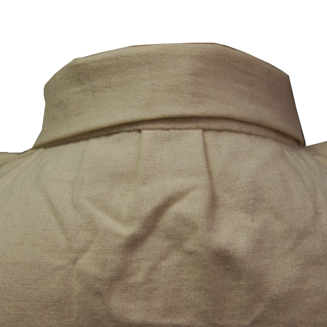 Back neck pleat of the Martin contract shirt